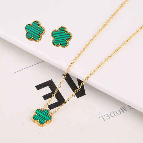 Adjustable Gold-Plated Stainless Steel Plant Flower Bracelet for Women – Trendy Clover Design with Five Leaf Petals, Waterproof & Anti-Allergic Jewelry Gift
